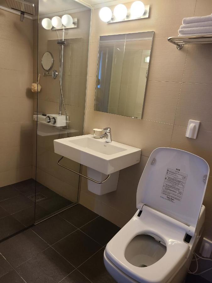Jinwoo Prestige Hotel Geoje Exterior photo
